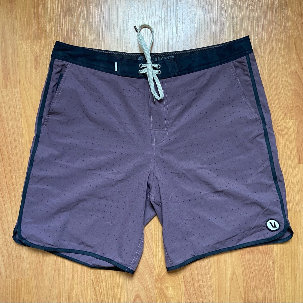 Vuori Men’s Logo Purple Drawstring Shorts Size 32 - Picture 1 of 12